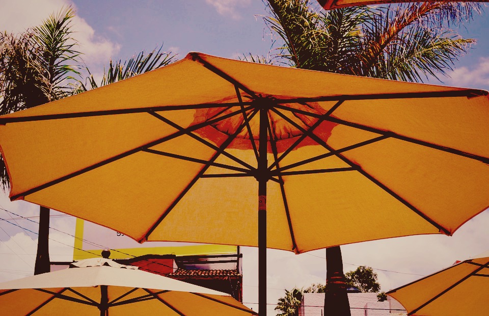 Comment entretenir les toiles de parasols ?