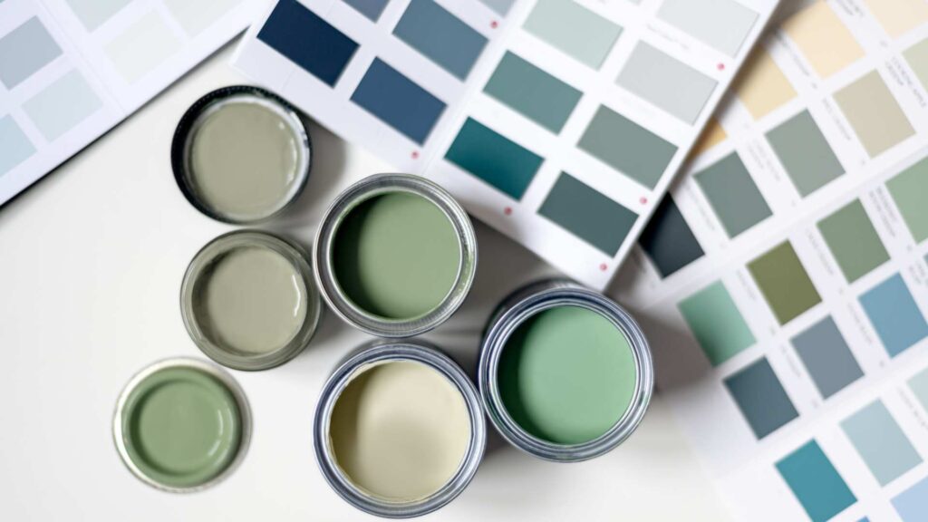 pot de peinture vert